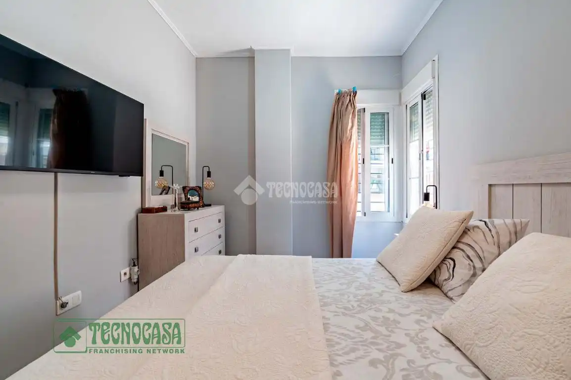 Habitación de Piso en venta en Roquetas de Mar con Jardín privado, Terraza y Balcón