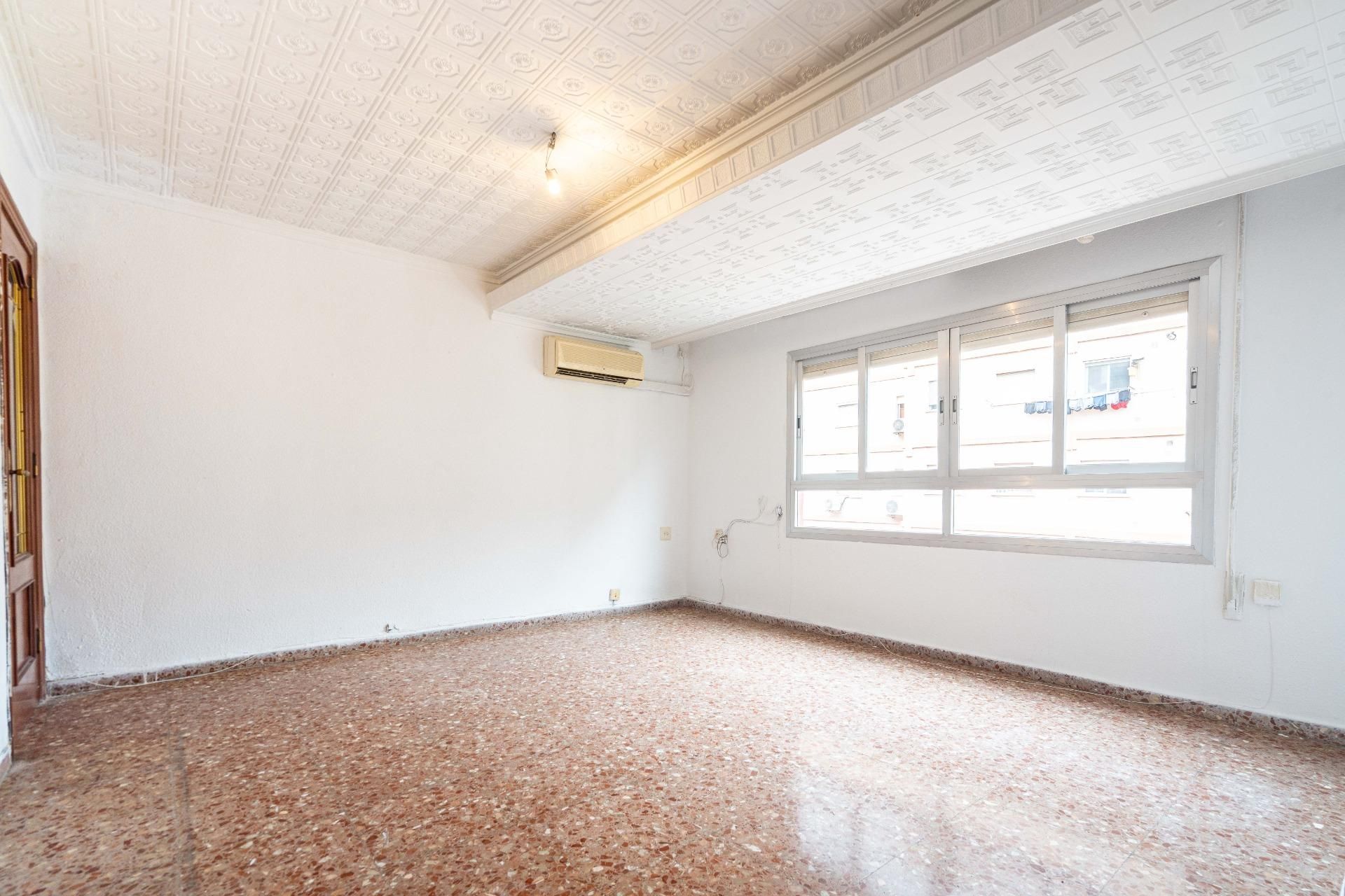 Bedroom of Flat for sale in  Valencia Capital