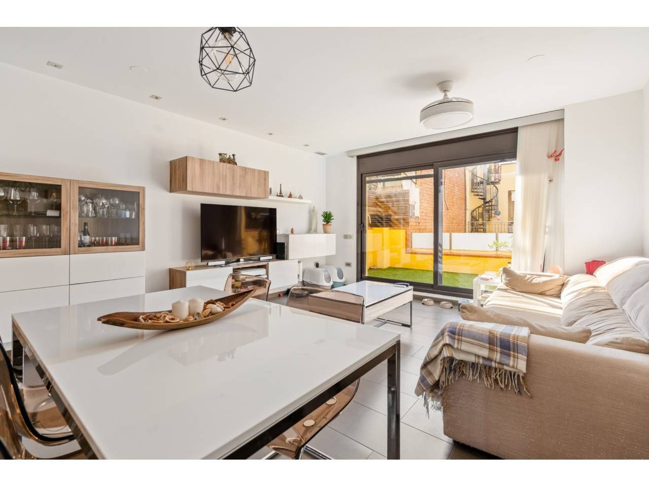 Sala de estar de Casa o chalet en venta en Terrassa con Aire acondicionado, Calefacción y Parquet
