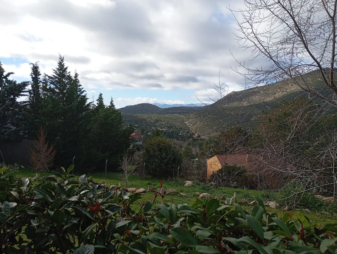 Vista exterior de Casa o xalet en venda en Robledo de Chavela amb Aire condicionat, Calefacció i Jardí privat