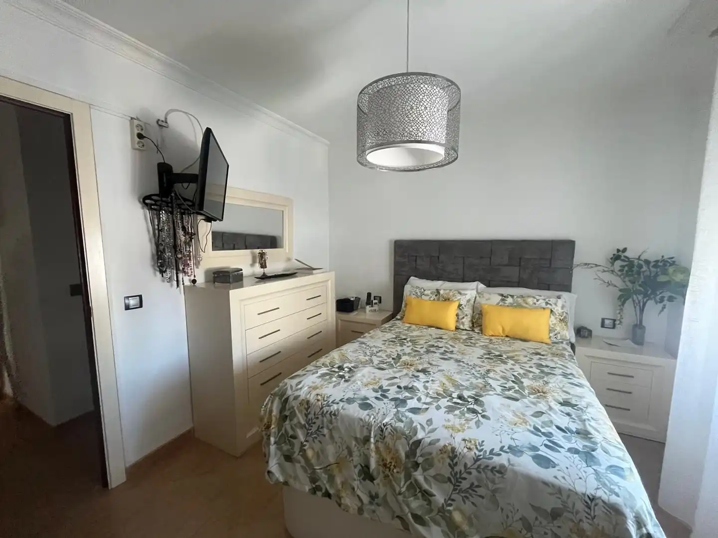 Habitación de Piso en venta en Huelva con Aire acondicionado y Calefacción