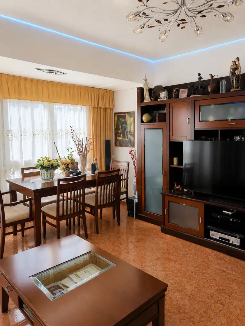 Piso en venta en Plaza del Escultor Adsuara 7