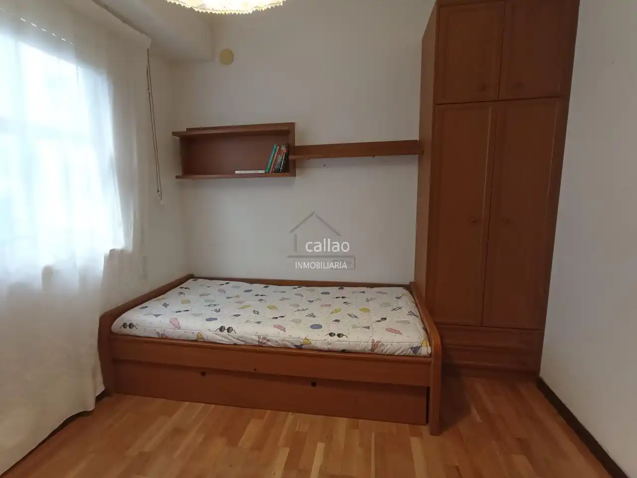 Habitación de Piso de alquiler en Ferrol con Calefacción y Amueblado