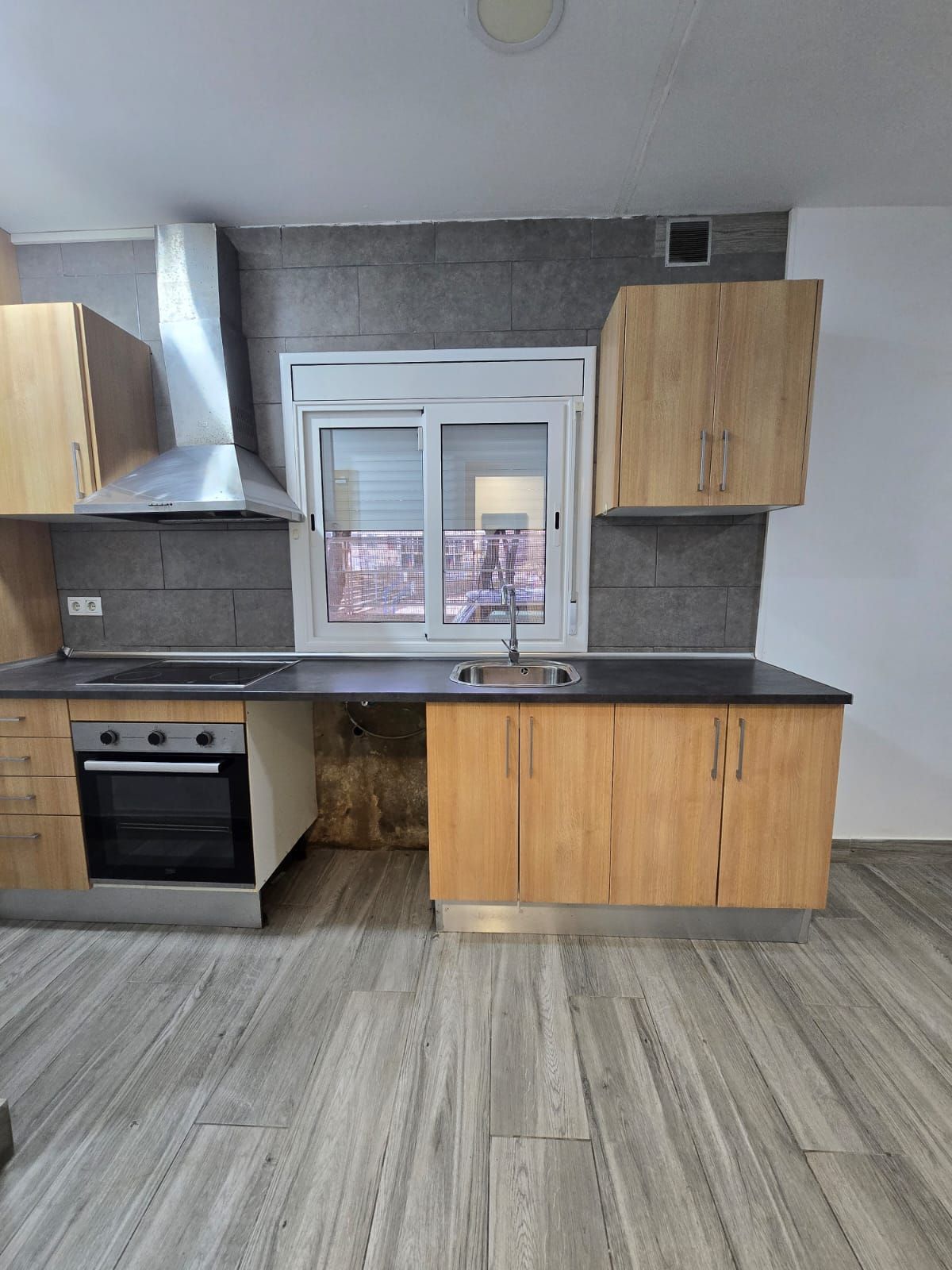 Kitchen of Planta baja for sale in Badalona