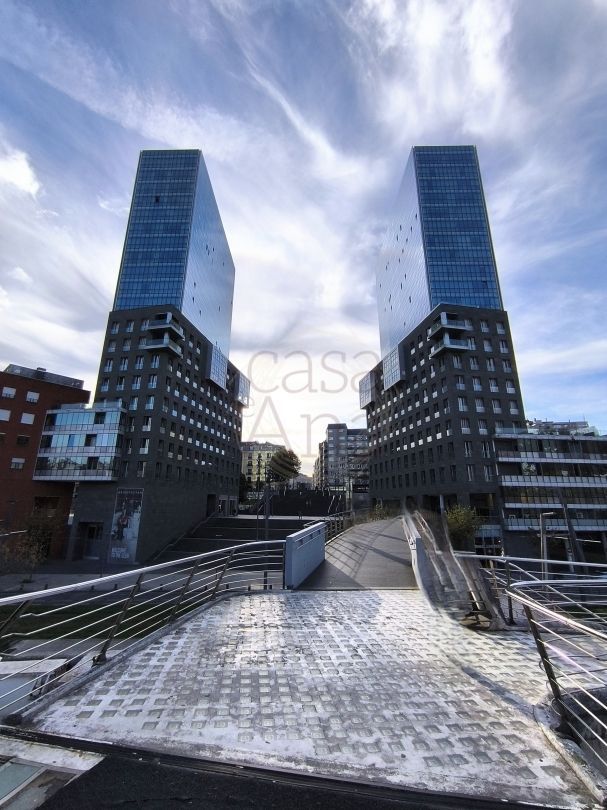 Vista exterior de Garaje de alquiler en Bilbao 
