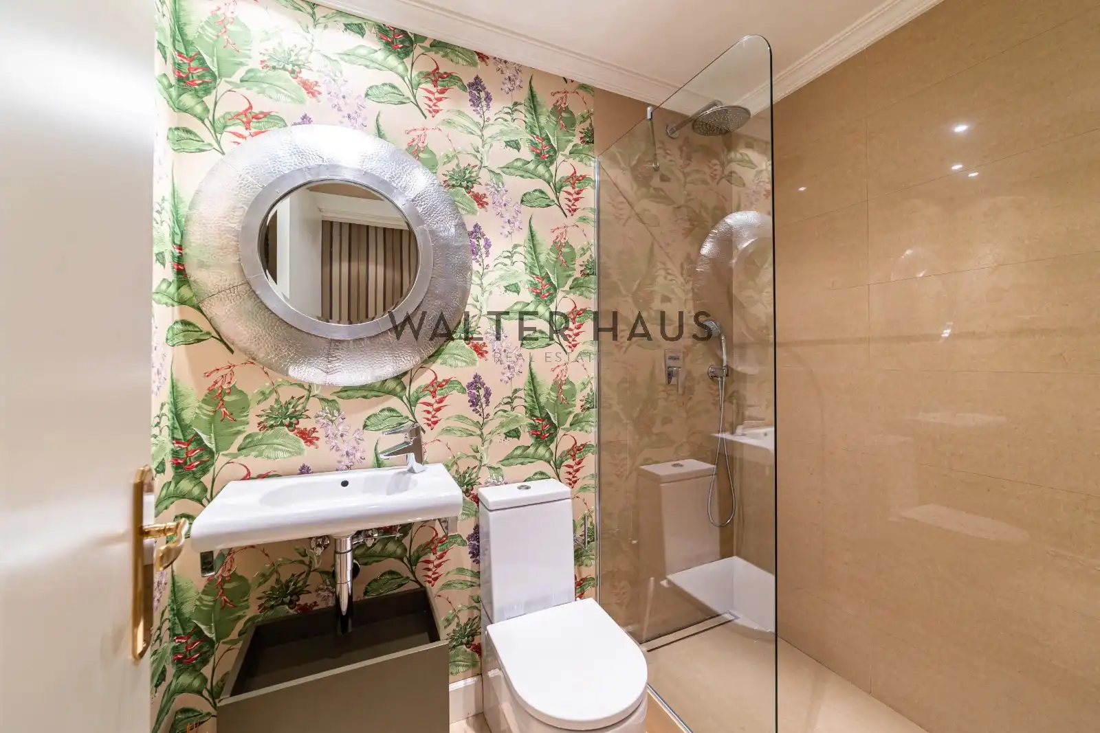 Bathroom of Flat for rent in Madrid  with Air Conditioner, Heating and Terrace