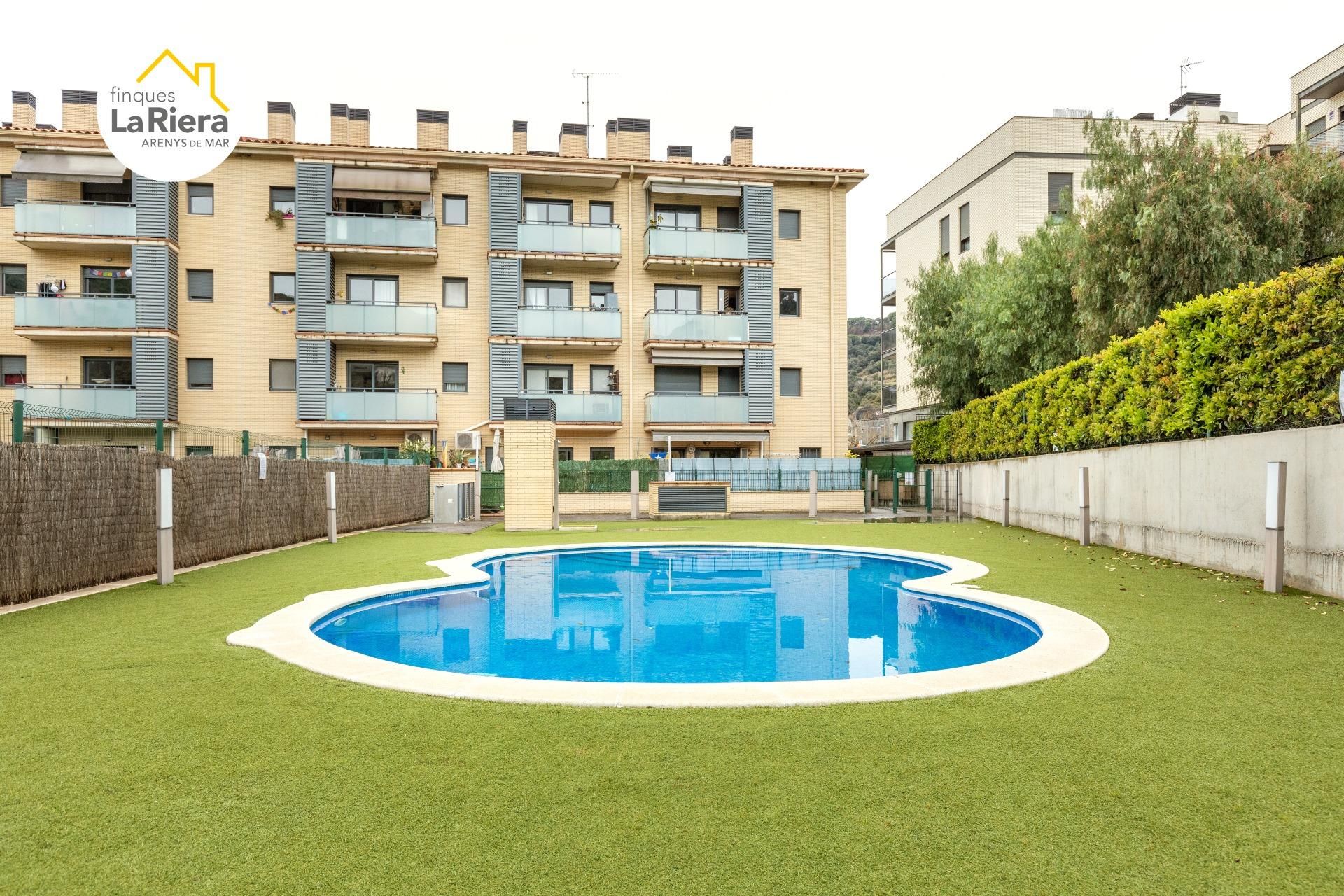Piscina de Pis en venda en Arenys de Munt amb Aire condicionat, Calefacció i Jardí privat