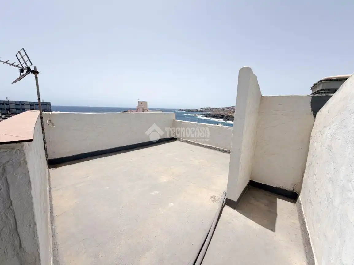 Terrasse von Dachboden zum Verkauf in Telde mit Terrasse, Möbliert und Balkon
