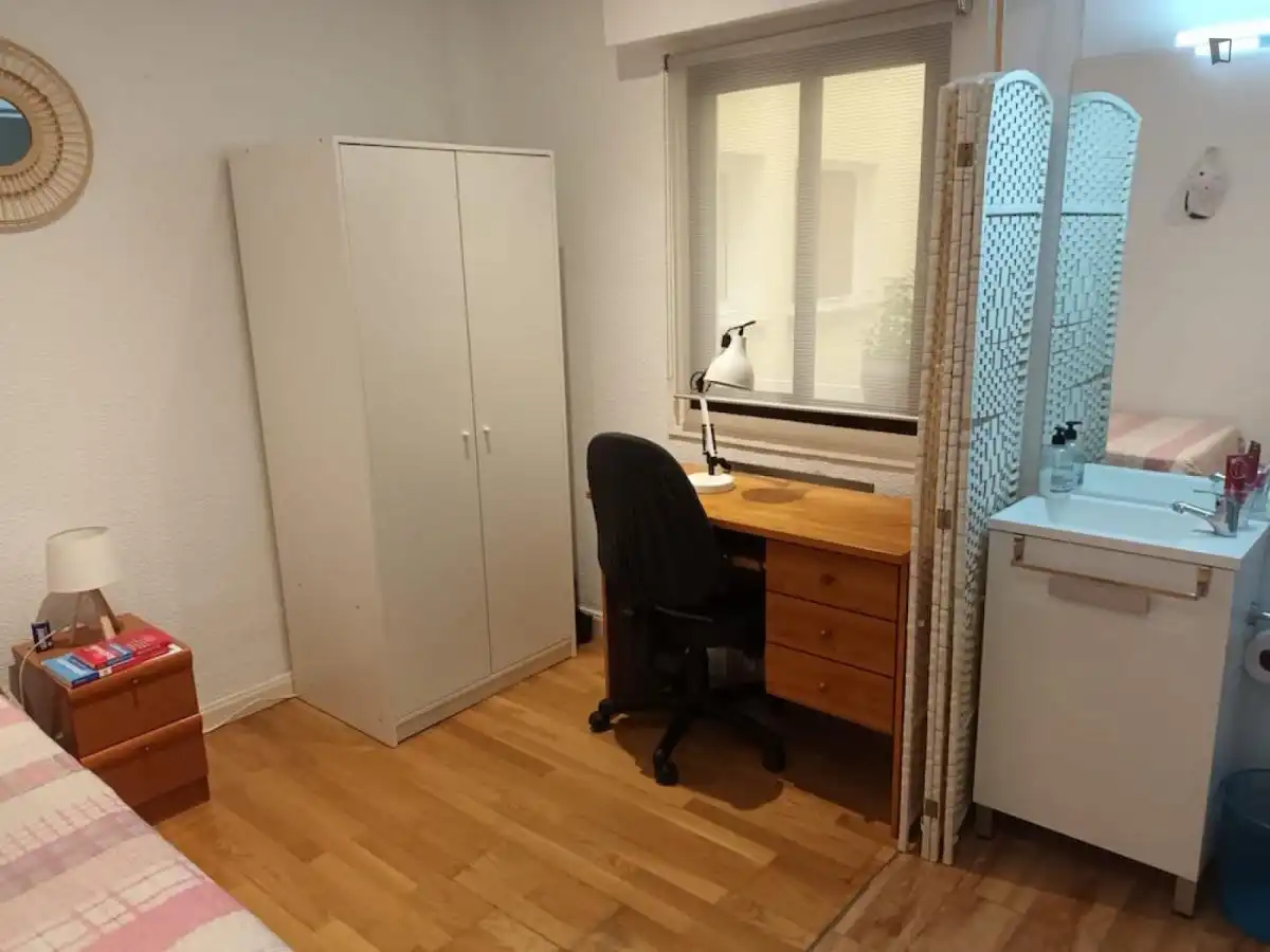 Room in Ciudad Jardín