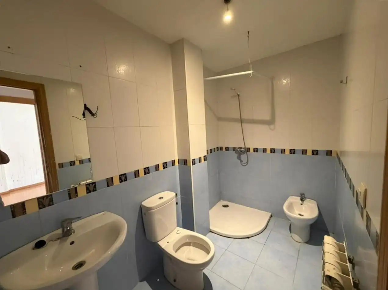 Bathroom of Flat for sale in Daimiel