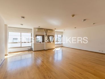 Flat with pool for sale in Chamberí