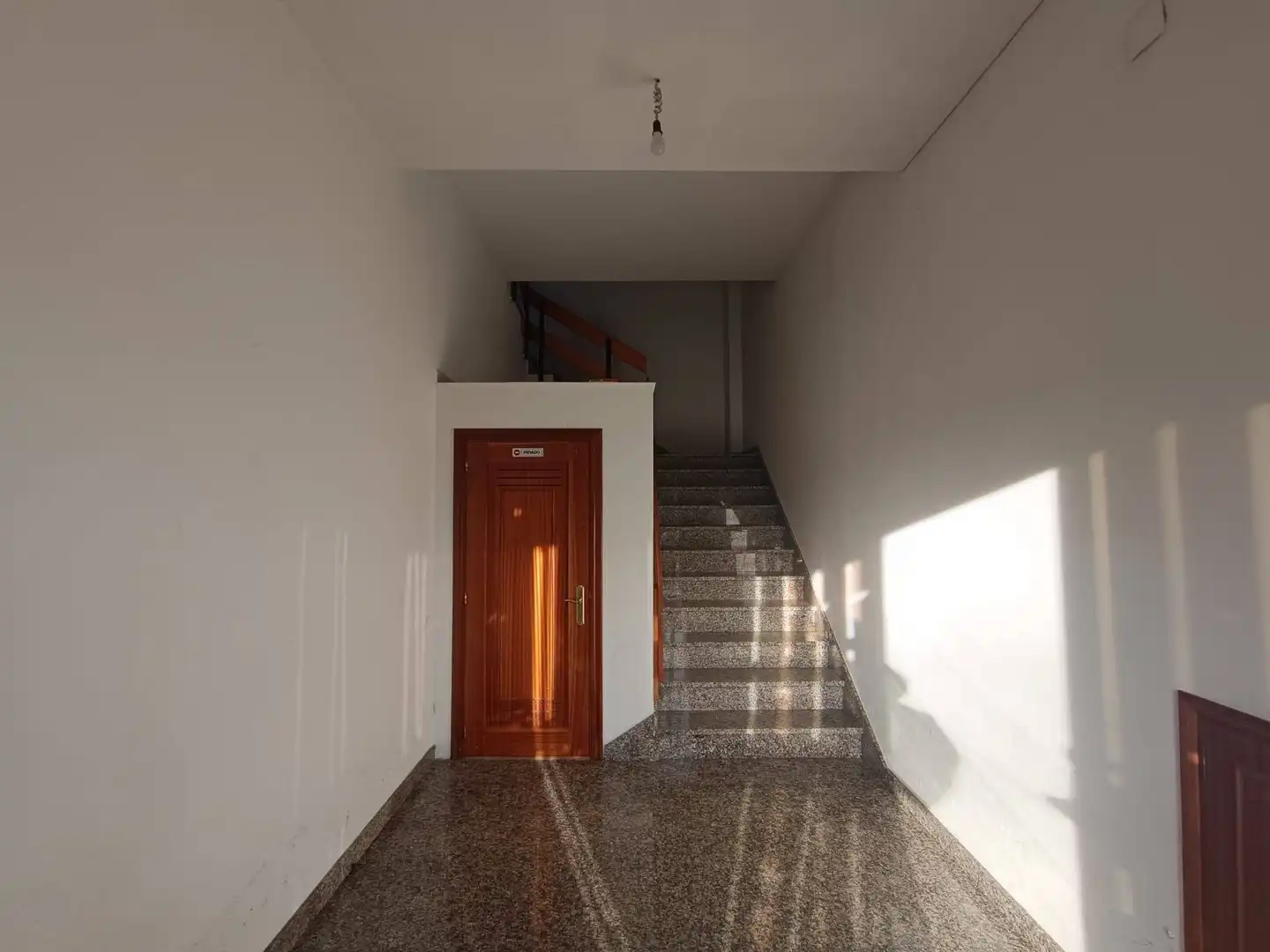 Wohnung zum Verkauf in Touro mit Privatgarten, Terrasse und Abstellraum