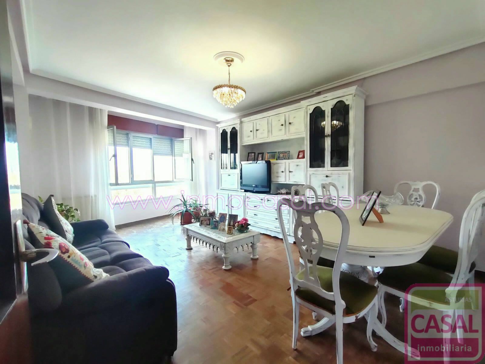 Living room of Flat for sale in Avilés  with Terrace and Furnished