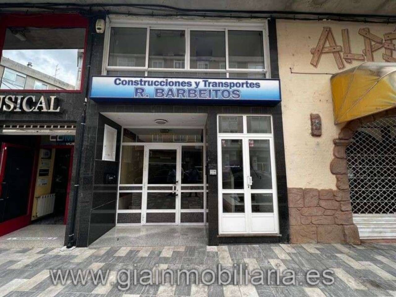 Exterior view of Office for sale in Ponteareas
