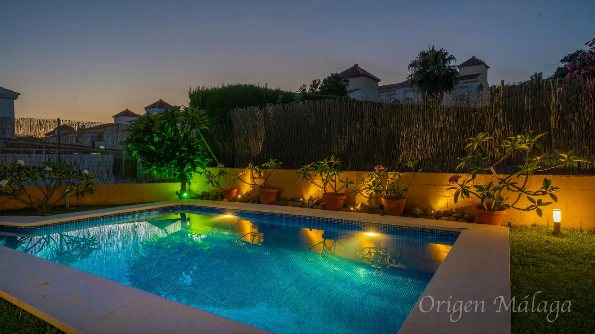 Swimming pool of Detached homes for sale in Vélez-Málaga  with Heating, Private garden and Terrace