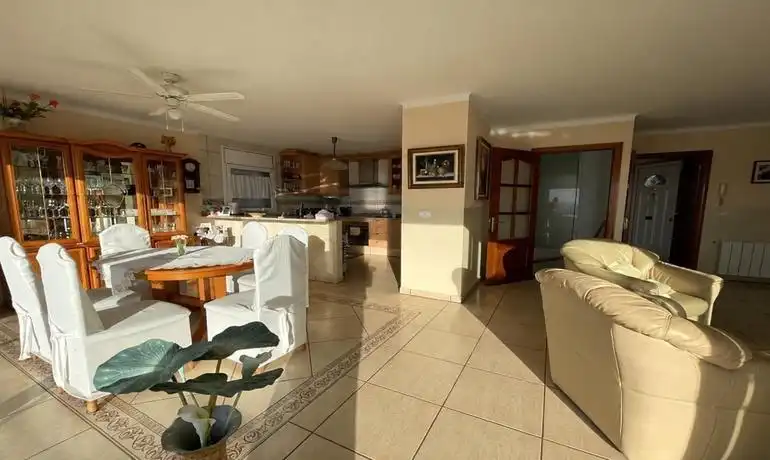 Cuina de Casa o xalet en venda en Roses amb Jardí privat, Terrassa i Balcó