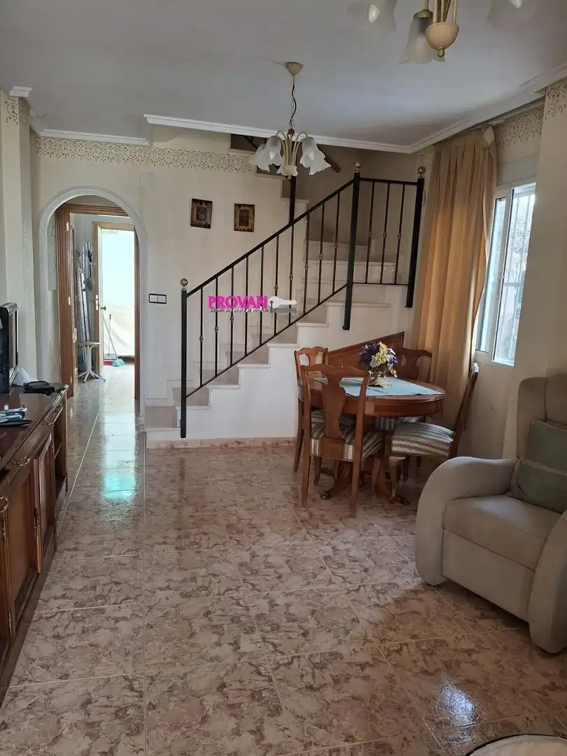 Casa o xalet en venda en Orihuela amb Terrassa, Traster i Piscina
