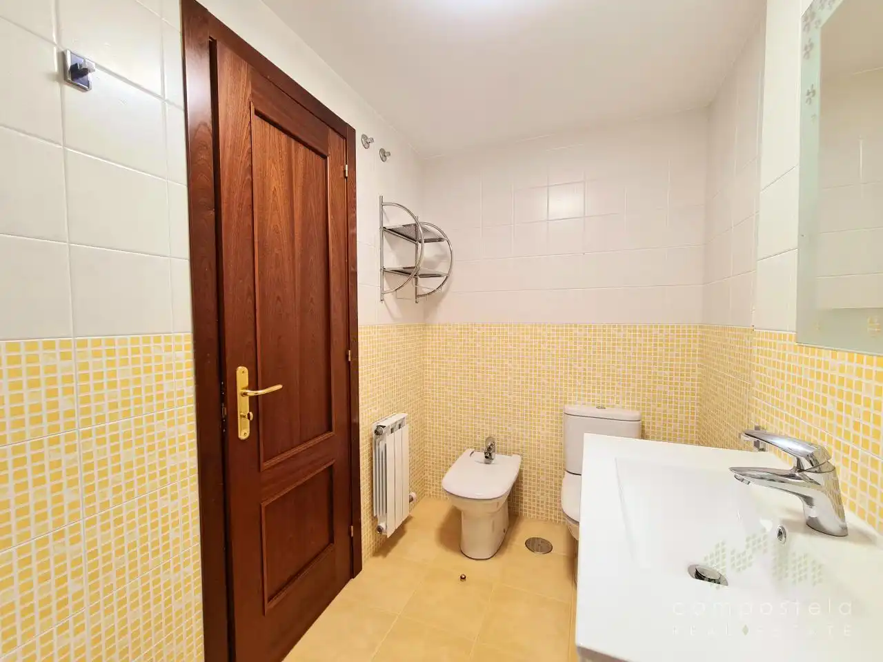 Badezimmer von Dachboden zur Miete in Ames mit Heizung, Abstellraum und Möbliert