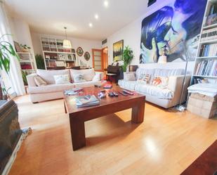 Sala d'estar de Pis en venda en  Barcelona Capital amb Aire condicionat, Calefacció i Jardí privat