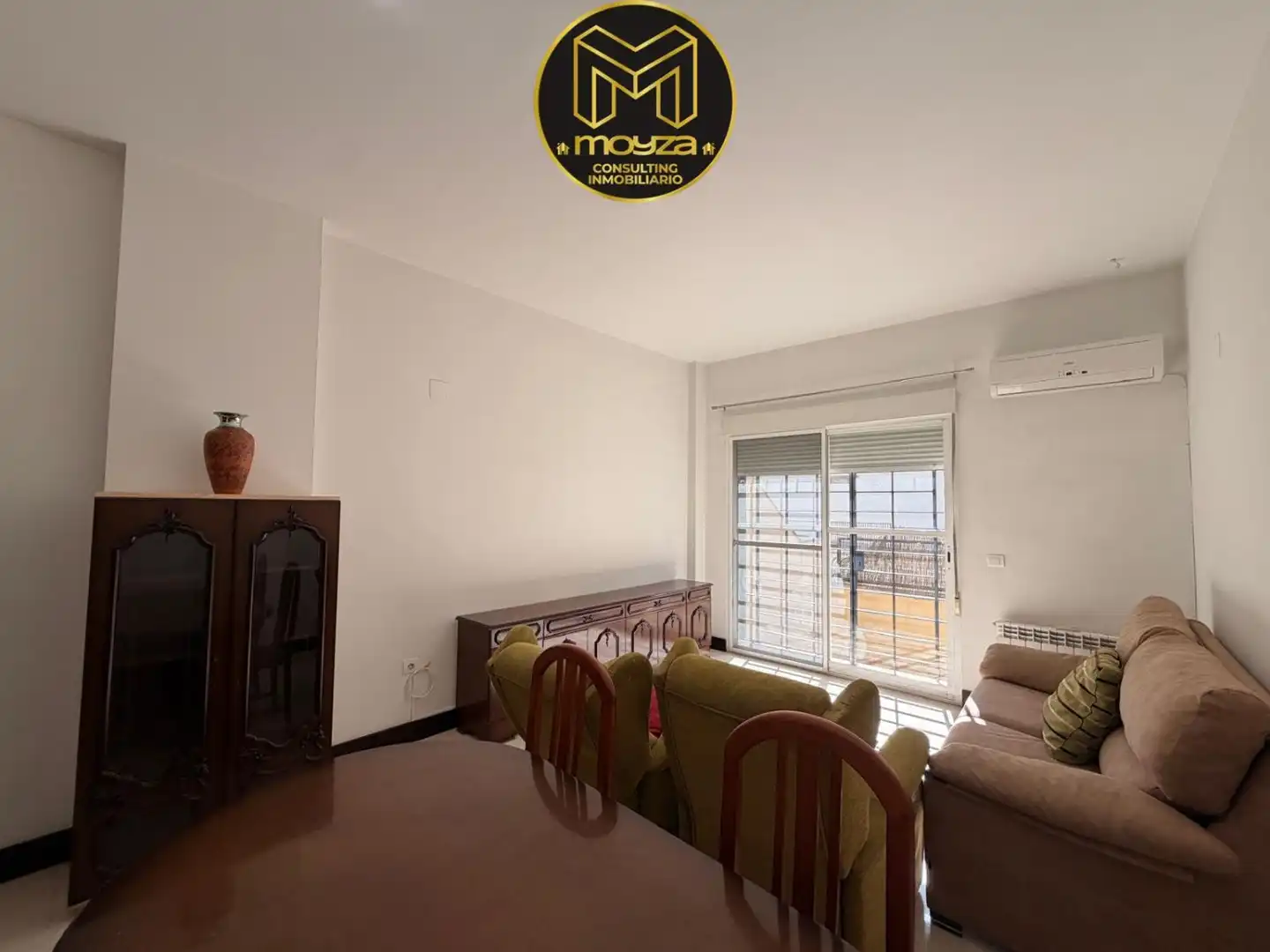 Sala d'estar de Pis de lloguer en Jaén amb Aire condicionat, Calefacció i Terrassa