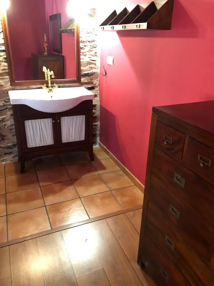 Bathroom of Houses for sale in Cubillos del Sil  with Terrace and Furnished