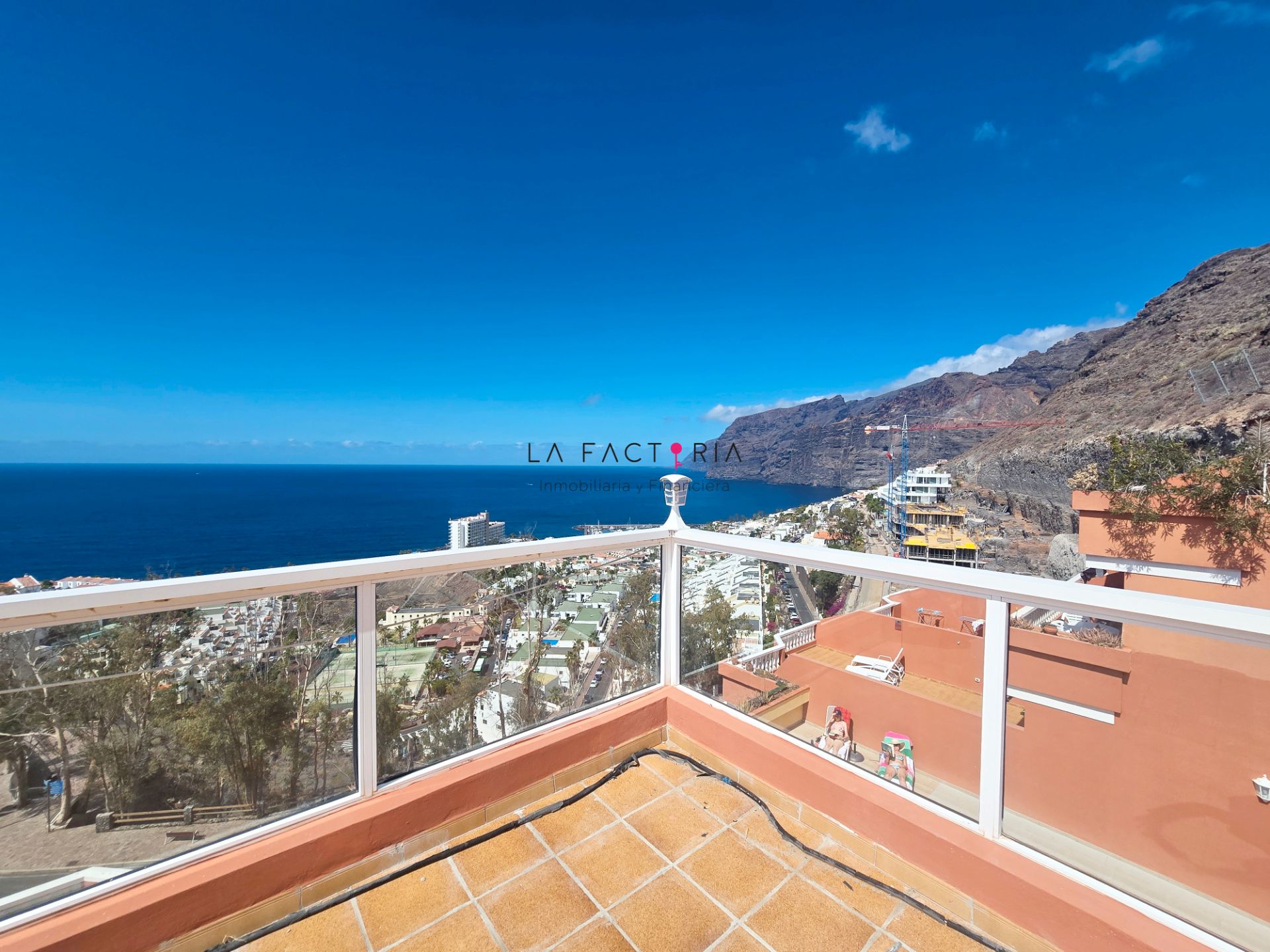 Vista exterior de Apartament en venda en Santiago del Teide amb Terrassa, Moblat i Forn