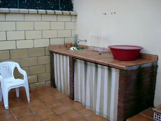 Terrassa de Casa adosada de lloguer en Algeciras amb Aire condicionat, Traster i Moblat