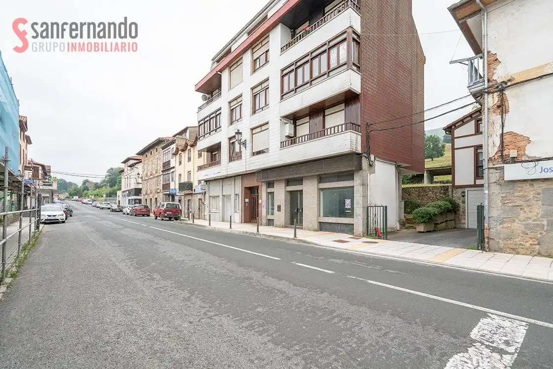 Vista exterior de Piso en venta en Corvera de Toranzo con Calefacción