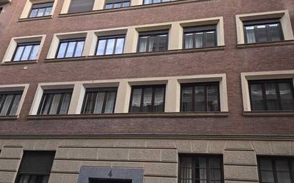 Exterior view of Flat for sale in  Madrid Capital  with Heating