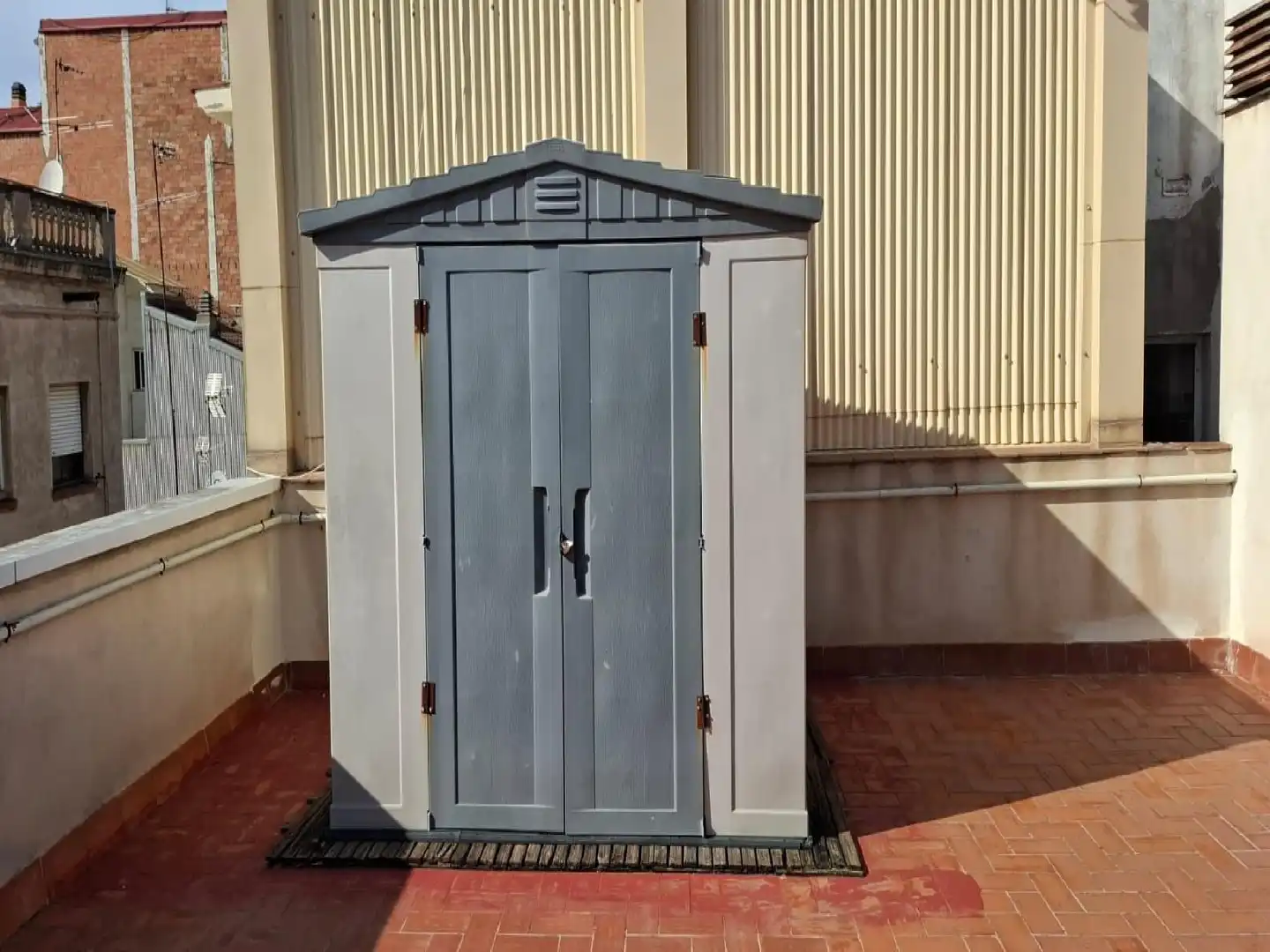 Vista exterior de Pis en venda en L'Hospitalet de Llobregat