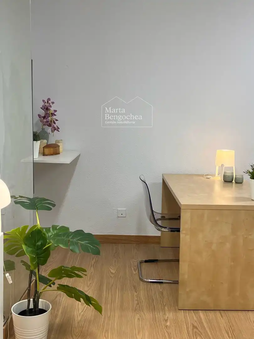 Office for rent in San Prudencio, Ensanche