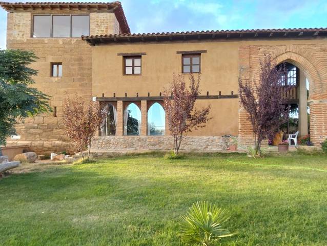 Edificio en Venta en  Calle Junquillo 29, 29 en Valdunquillo