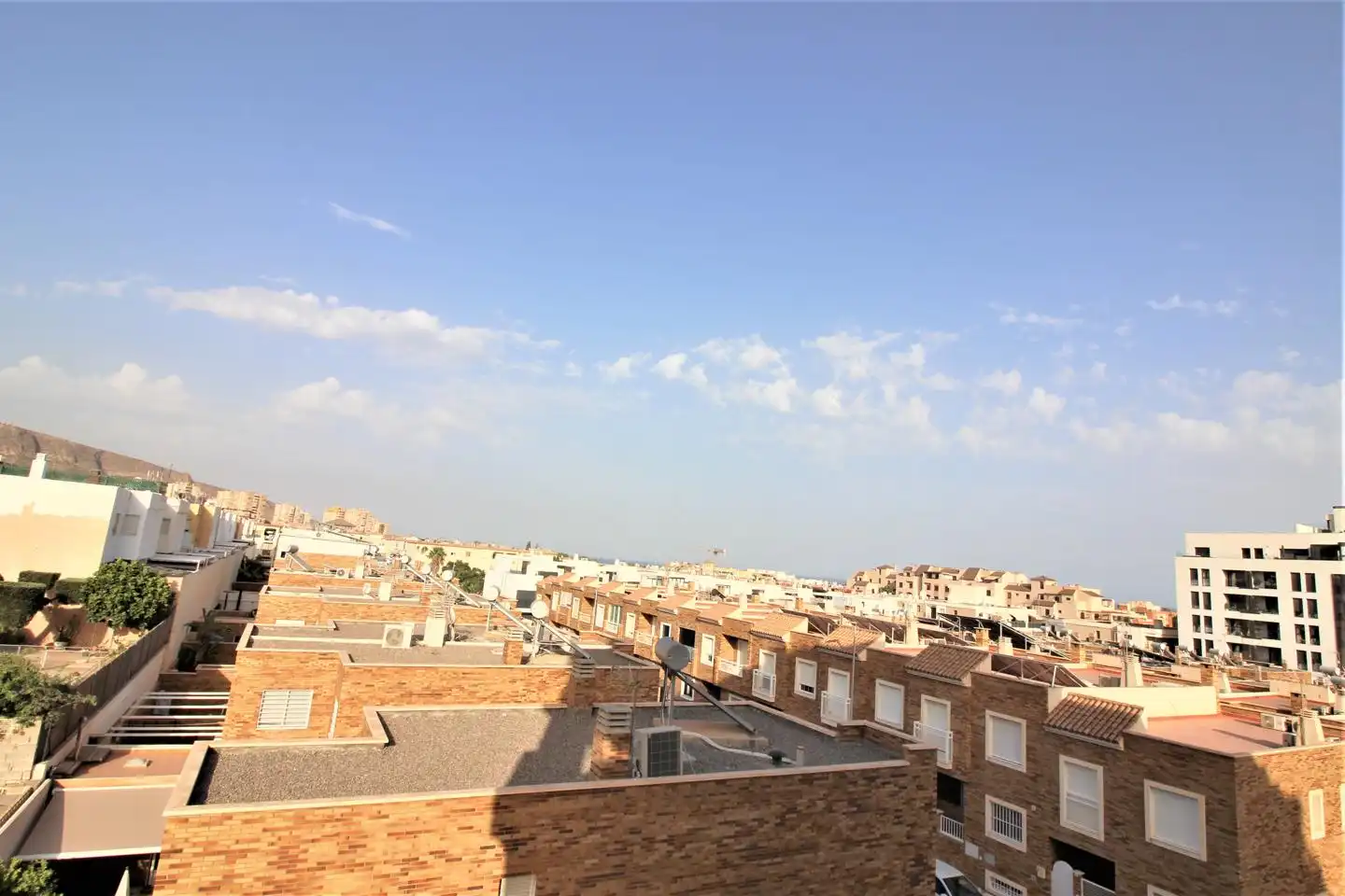 Exterior view of Flat for rent in Roquetas de Mar  with Terrace, Furnished and Community pool