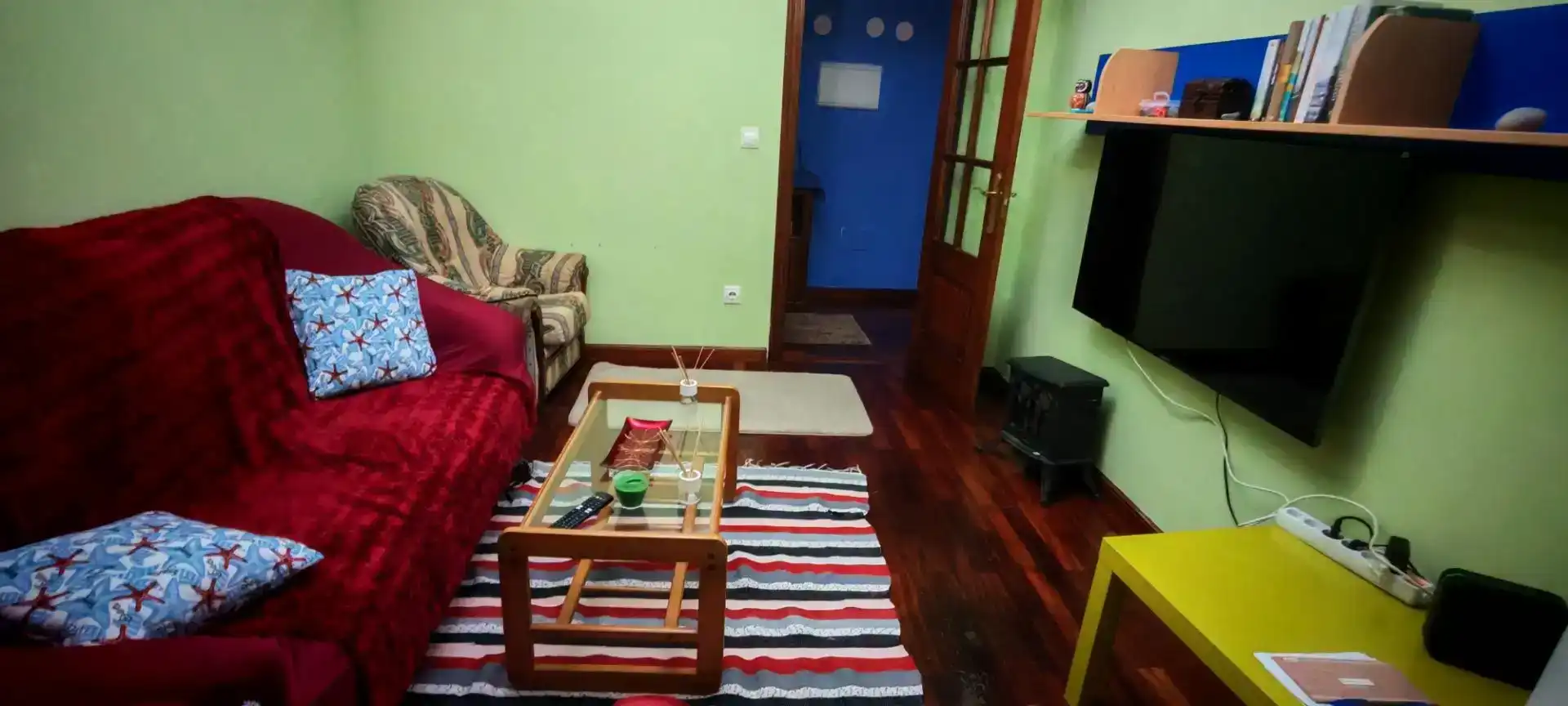 Living room of Flat for share in Narón  with Parquet flooring, Storage room and Furnished