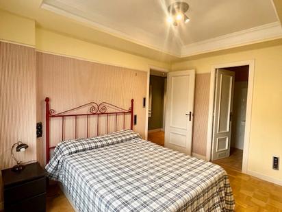 Bedroom of Apartment for sale in Gijón 