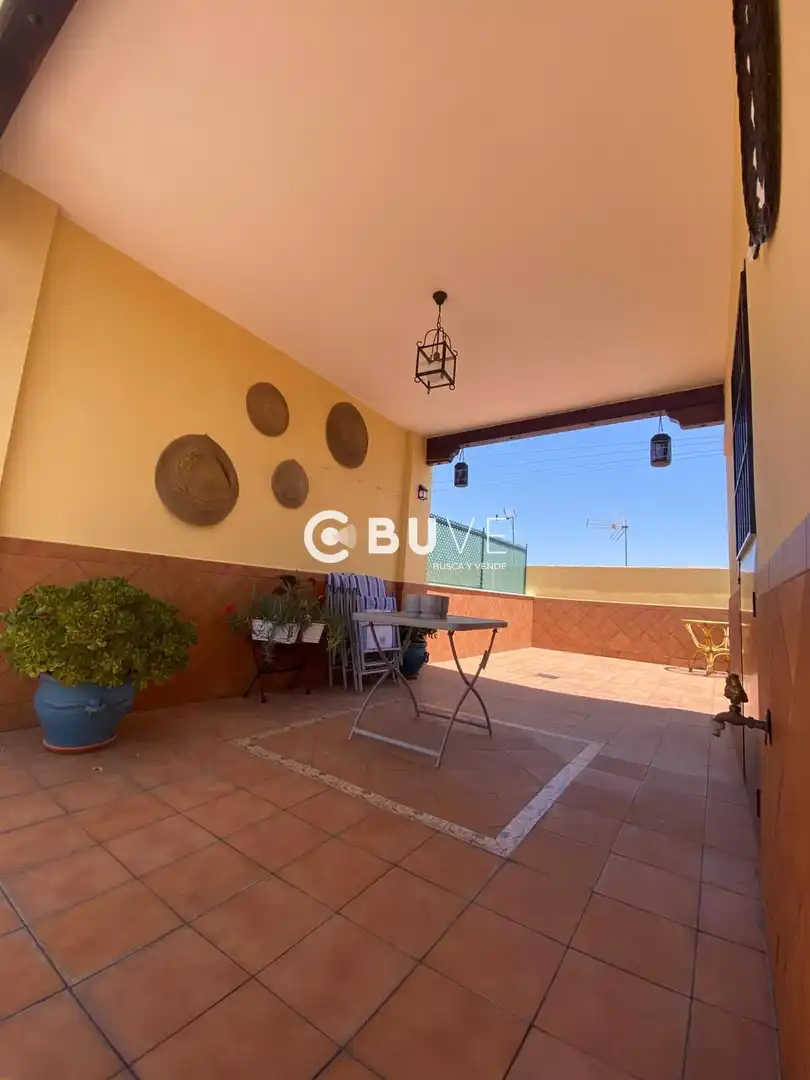 Terrassa de Casa adosada en venda en Dos Hermanas amb Aire condicionat, Calefacció i Terrassa