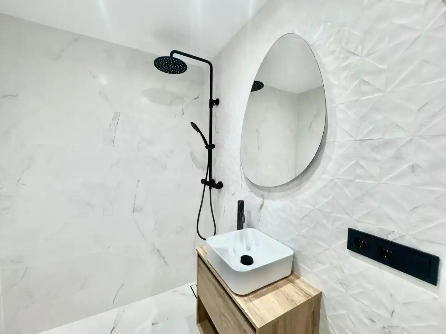 Baño de Piso en venta en Marbella con Aire acondicionado