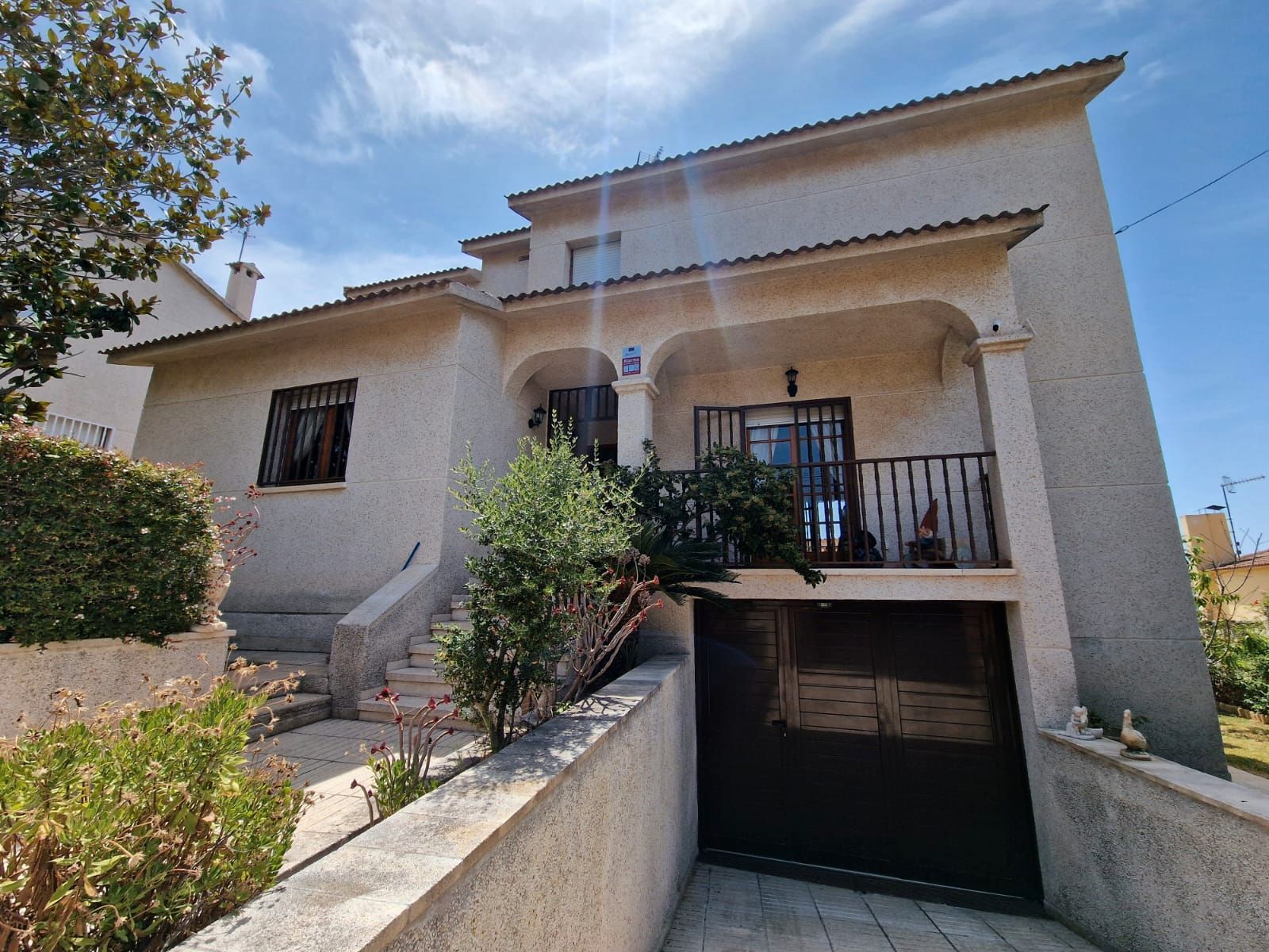 Vista exterior de Casa o xalet en venda en Cunit amb Aire condicionat, Calefacció i Jardí privat