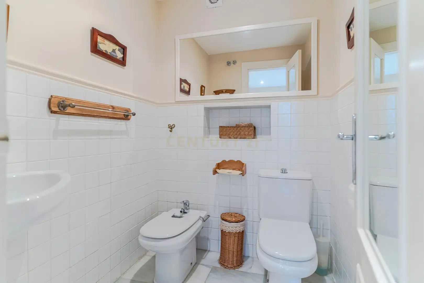 Bathroom of Houses for sale in Almuñécar  with Air Conditioner, Private garden and Storage room