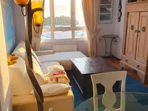 Sala d'estar de Pis en venda en Castro-Urdiales amb Calefacció, Forn i Rentadora