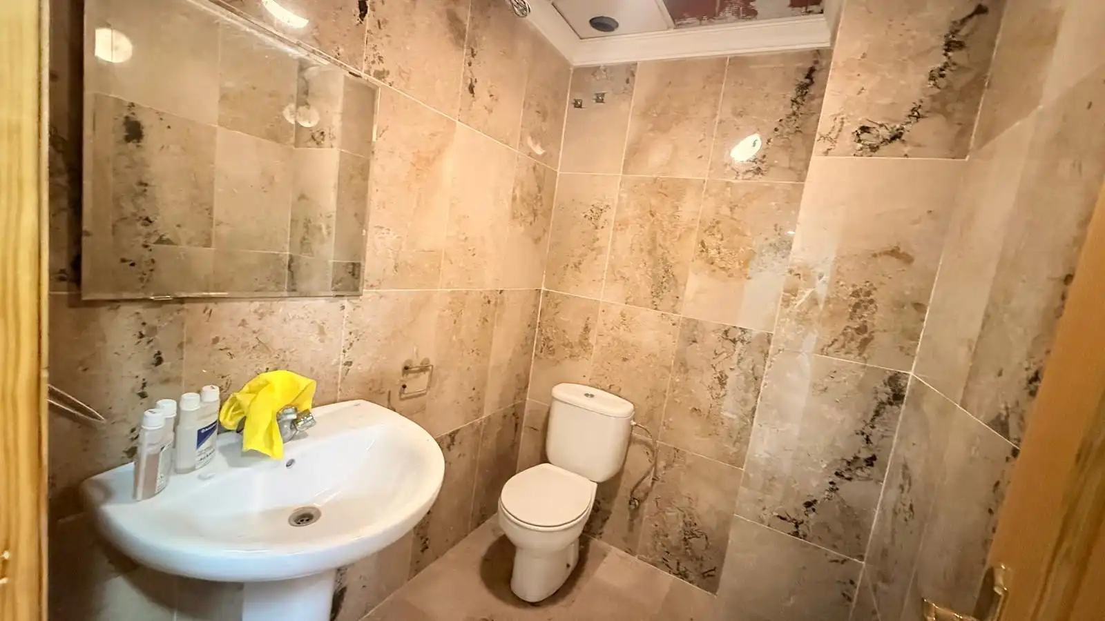 Local comercial de lloguer a Calle Jacinto Benavente, imagen 2