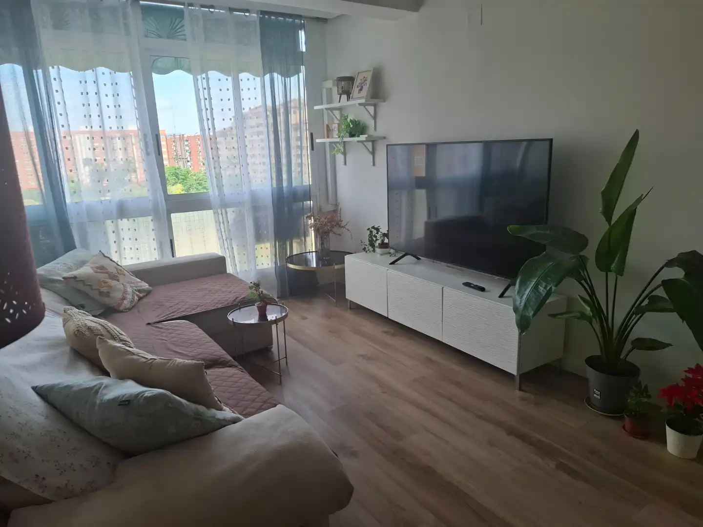 Sala d'estar de Apartament de lloguer en Valencia amb Aire condicionat, Calefacció i Moblat