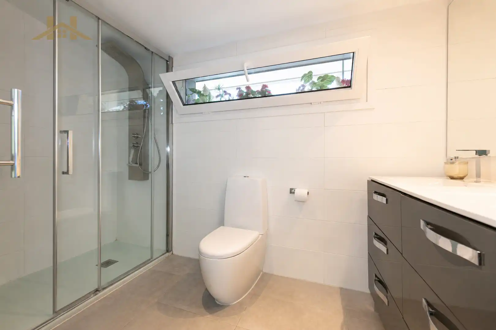 Bathroom of Detached homes for sale in Boadilla del Monte  with Air Conditioner, Heating and Private garden