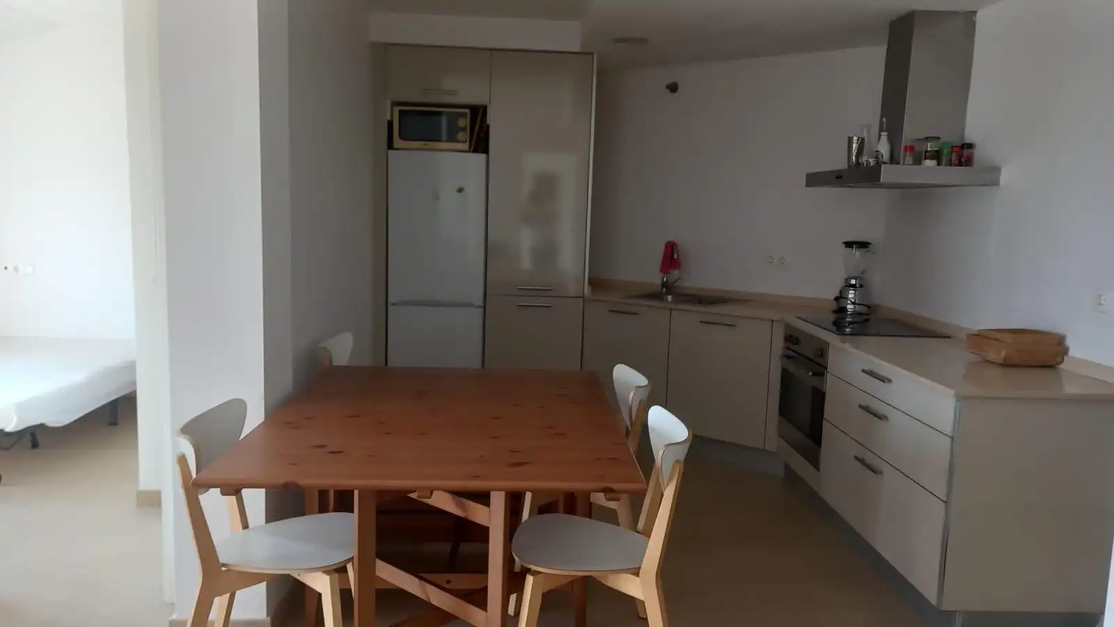 Cuina de Pis de lloguer en Ribeira amb Calefacció, Terrassa i Moblat