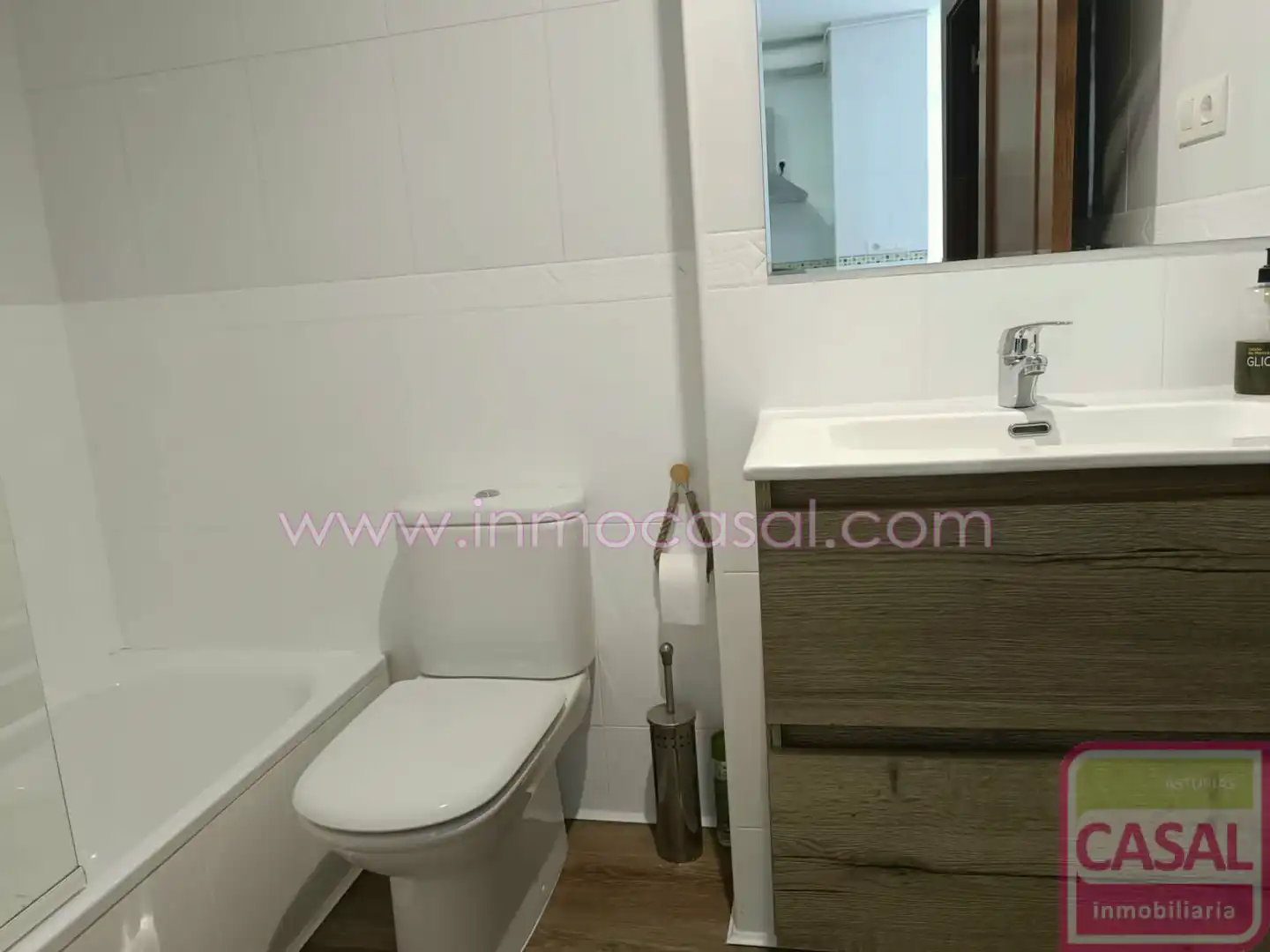 Badezimmer von Wohnung zur Miete in Aller mit Heizung, Abstellraum und Möbliert