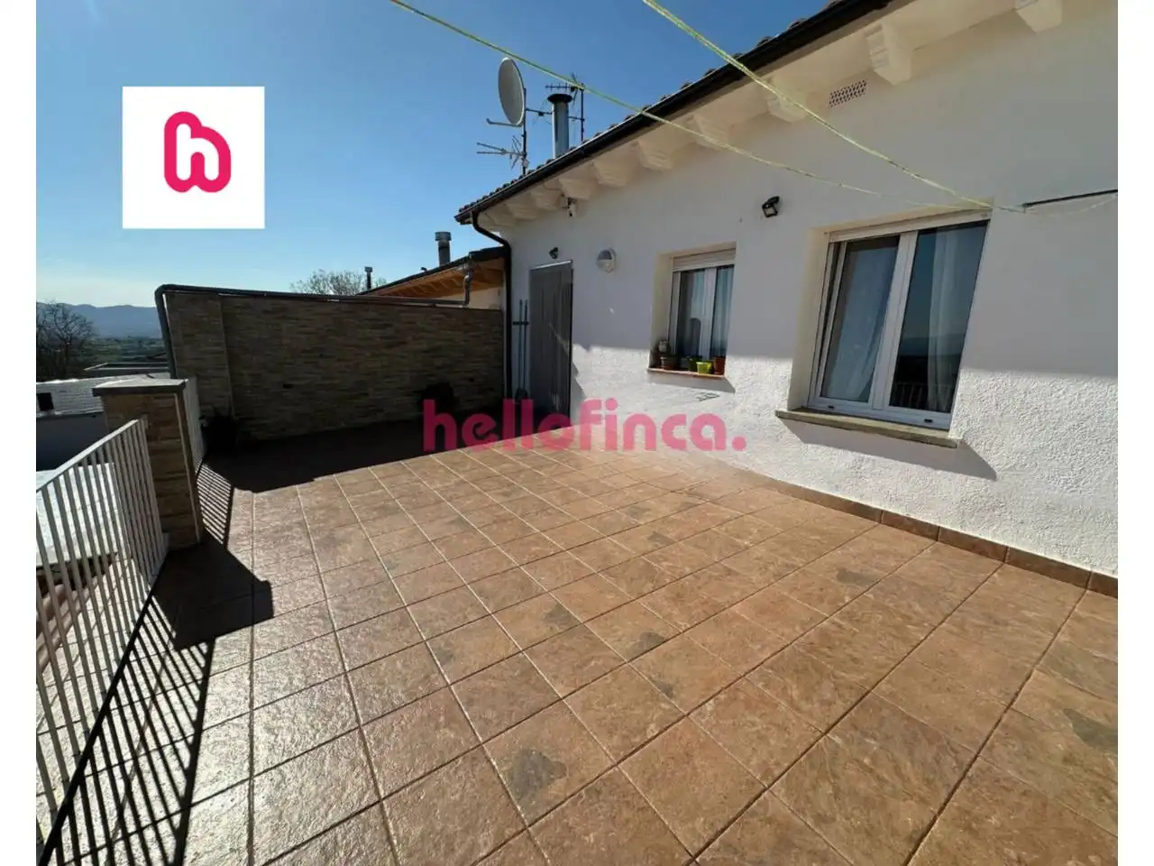 Terrassa de Casa adosada en venda en Sant Pere de Torelló amb Calefacció, Terrassa i Alarma