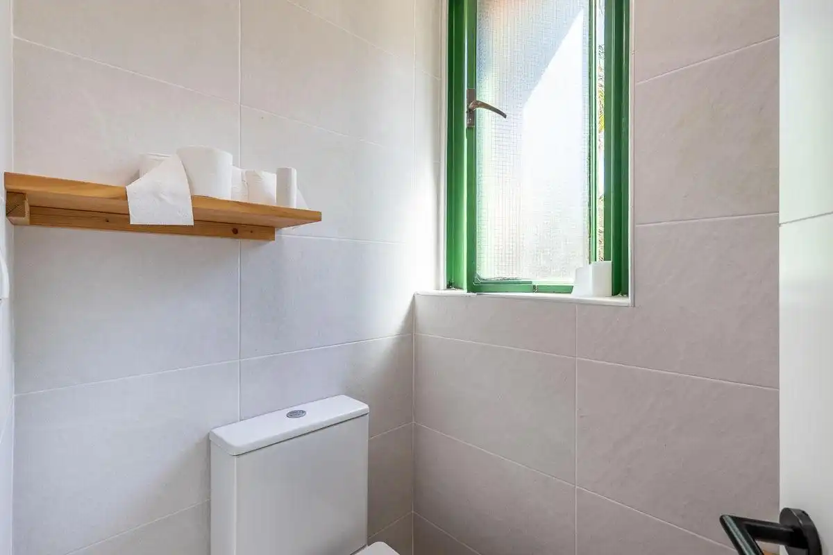 Baño de Local en venta en Almuñécar