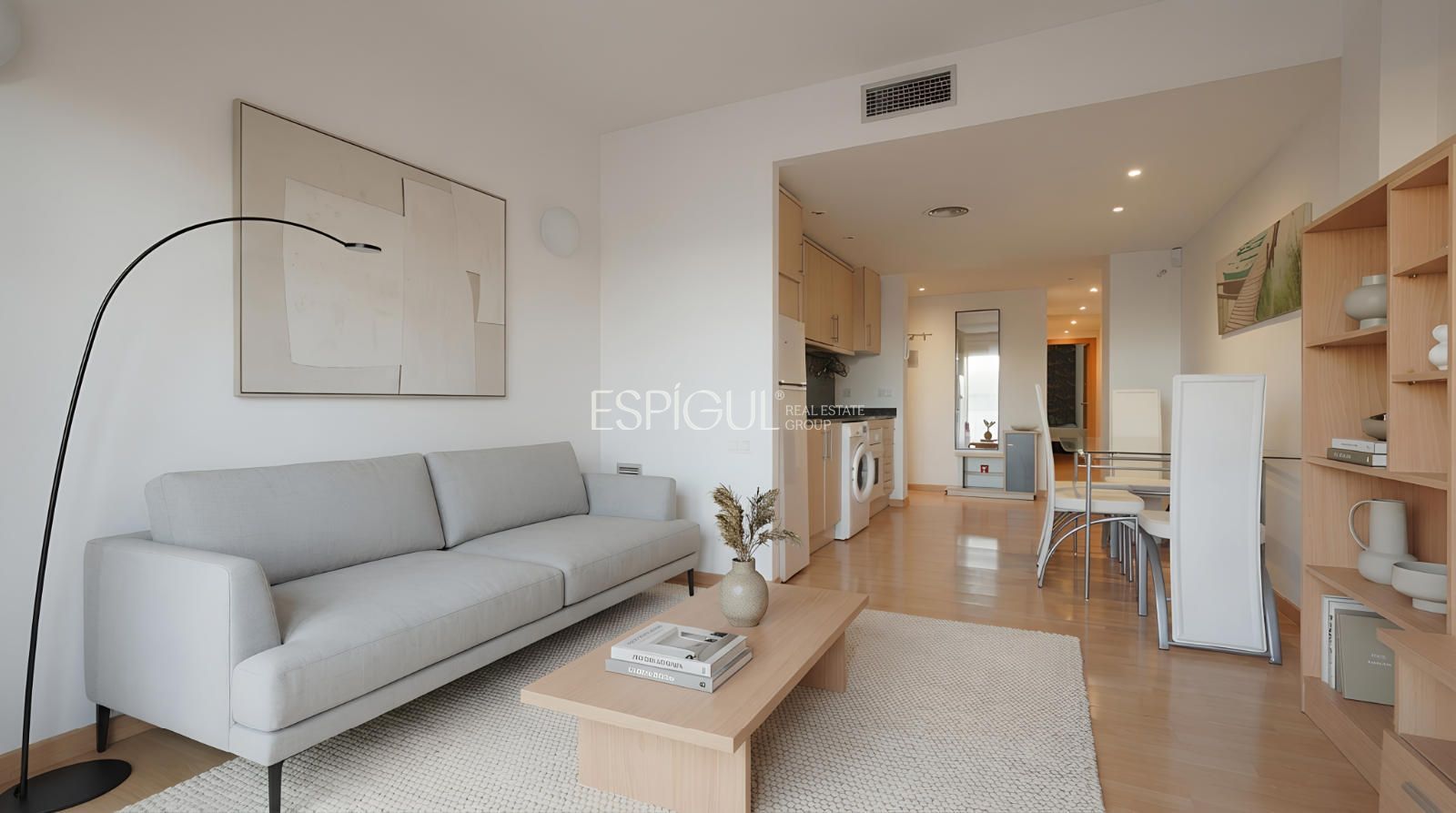 Living room of Flat for sale in Girona Capital  with Air Conditioner, Heating and Parquet flooring