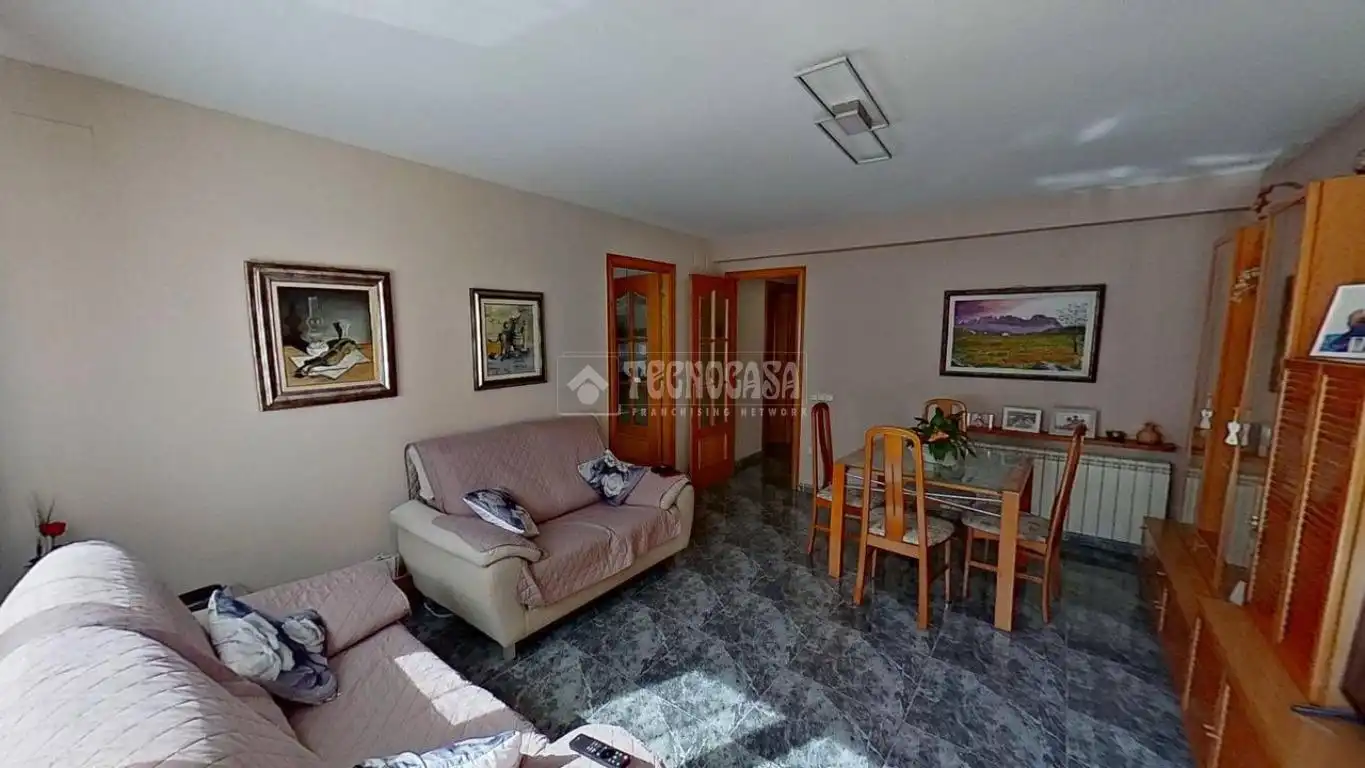 Sala de estar de Casa adosada en venta en Manresa