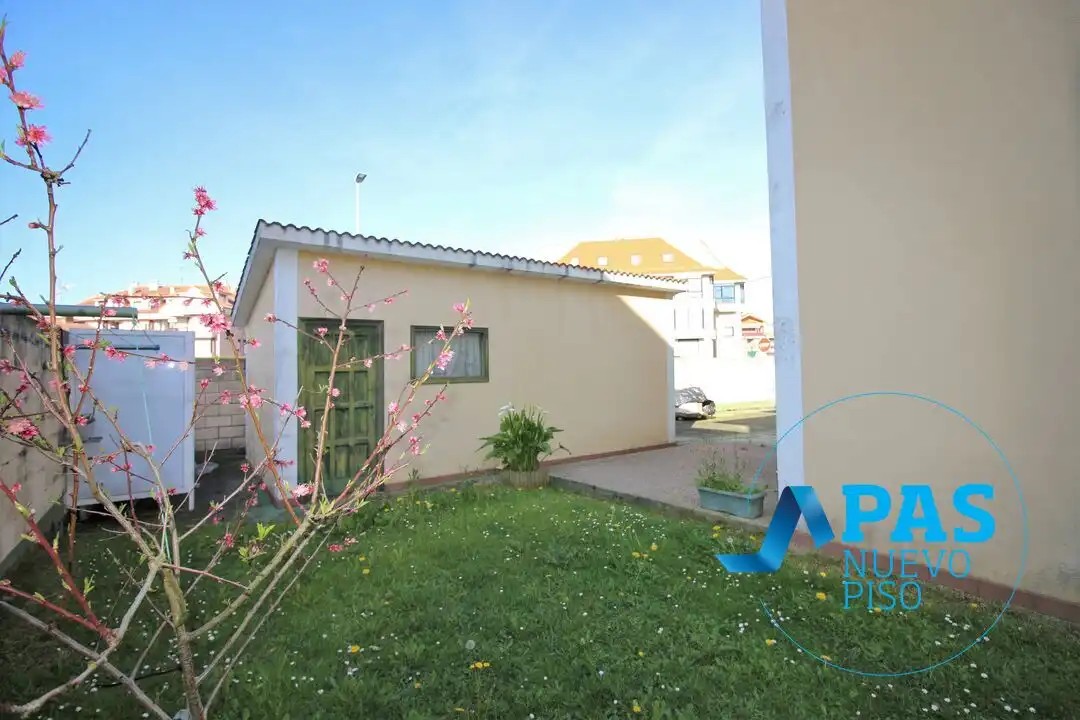 Garden of Houses for sale in Noja  with Heating, Private garden and Storage room